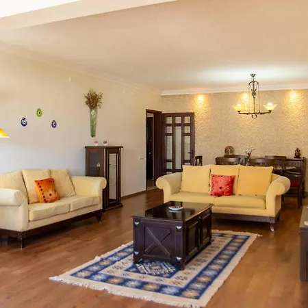 Colorful Flat With Central Location Near Trendy Attractions In Karsiyaka Apartment *