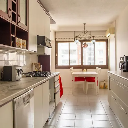 Colorful Flat With Central Location Near Trendy Attractions In Karsiyaka Apartment Izmir